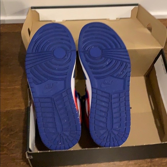 *SOLD ON EBAY* Jordan 1 Mid Multicolor Swoosh 7.5 - Picture 4 of 7